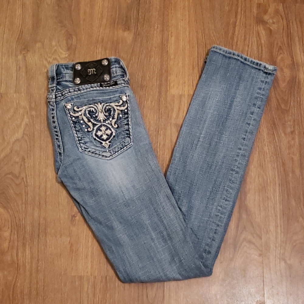 Miss Me Jeans 25 straight leg.